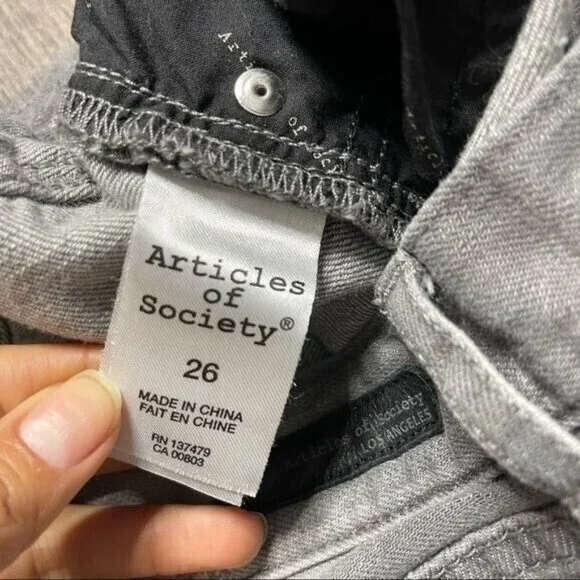 Articles of Society Gray Distressed Jean Short Shorts Size 26 - Picture 3 of 8